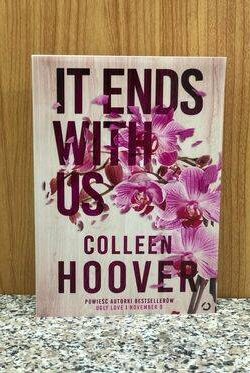 It Ends With Us by Colleen Hoover