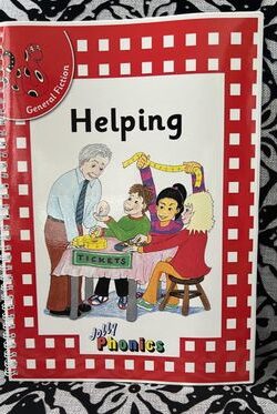 Helping: Jolly Phonics General Fiction (Color)