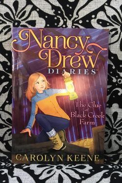 The Clue at Black Creek Farm (9) (Nancy Drew Diaries)