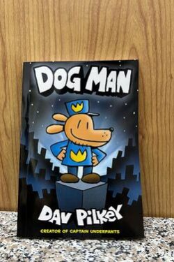 Dog Man: A Graphic Novel (Dog Man #1): From the Creator of Captain Underpants Black and White